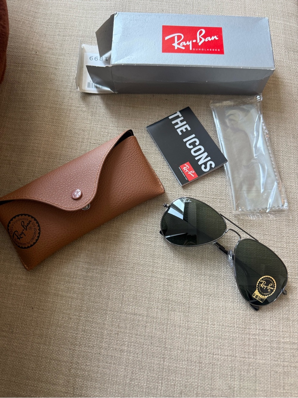 Ray-Ban Gunmetal Aviator Sunglasses with Dark Green Lenses